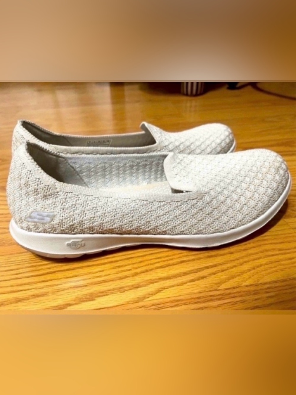 Women’s slip-on loafer from Skechers size 9